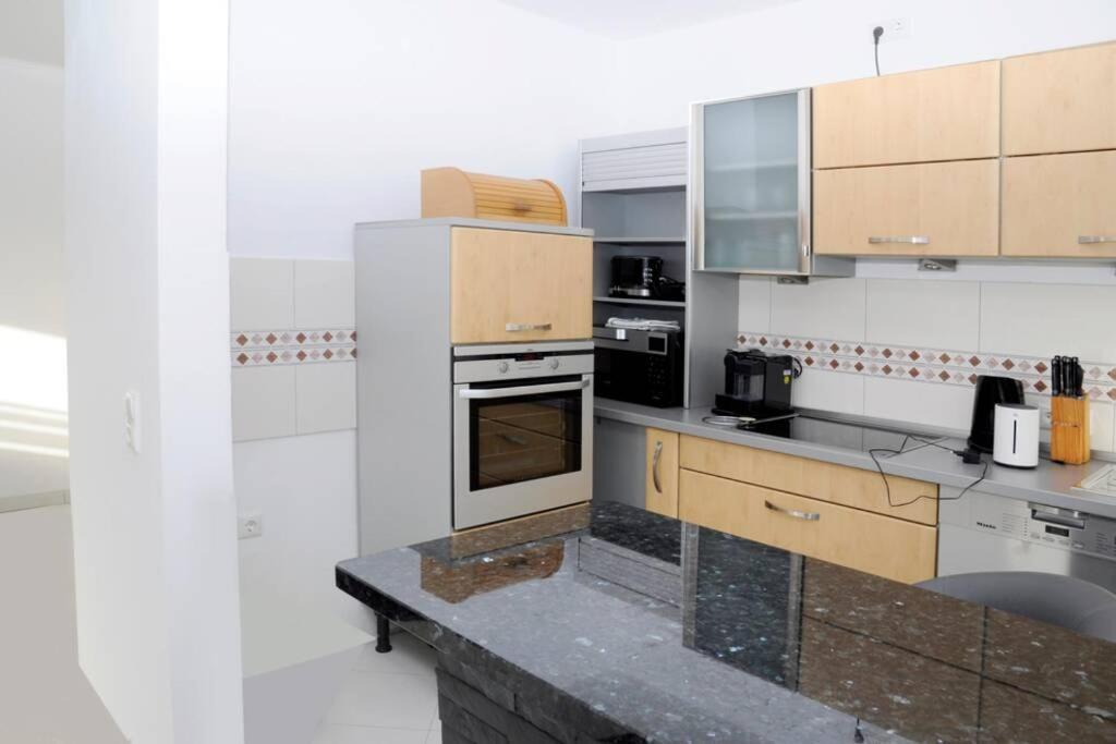 Traumhafte Kurstadt Apartment Moderne 2Zkb Balkon Pkw Stellplatz Бад Наухайм Екстериор снимка
