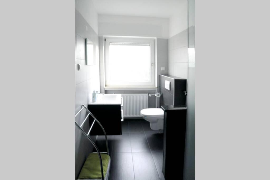 Traumhafte Kurstadt Apartment Moderne 2Zkb Balkon Pkw Stellplatz Бад Наухайм Екстериор снимка