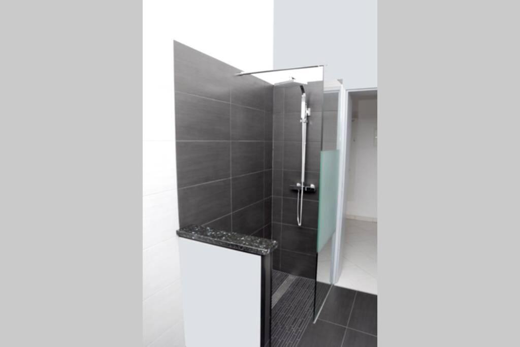 Traumhafte Kurstadt Apartment Moderne 2Zkb Balkon Pkw Stellplatz Бад Наухайм Екстериор снимка