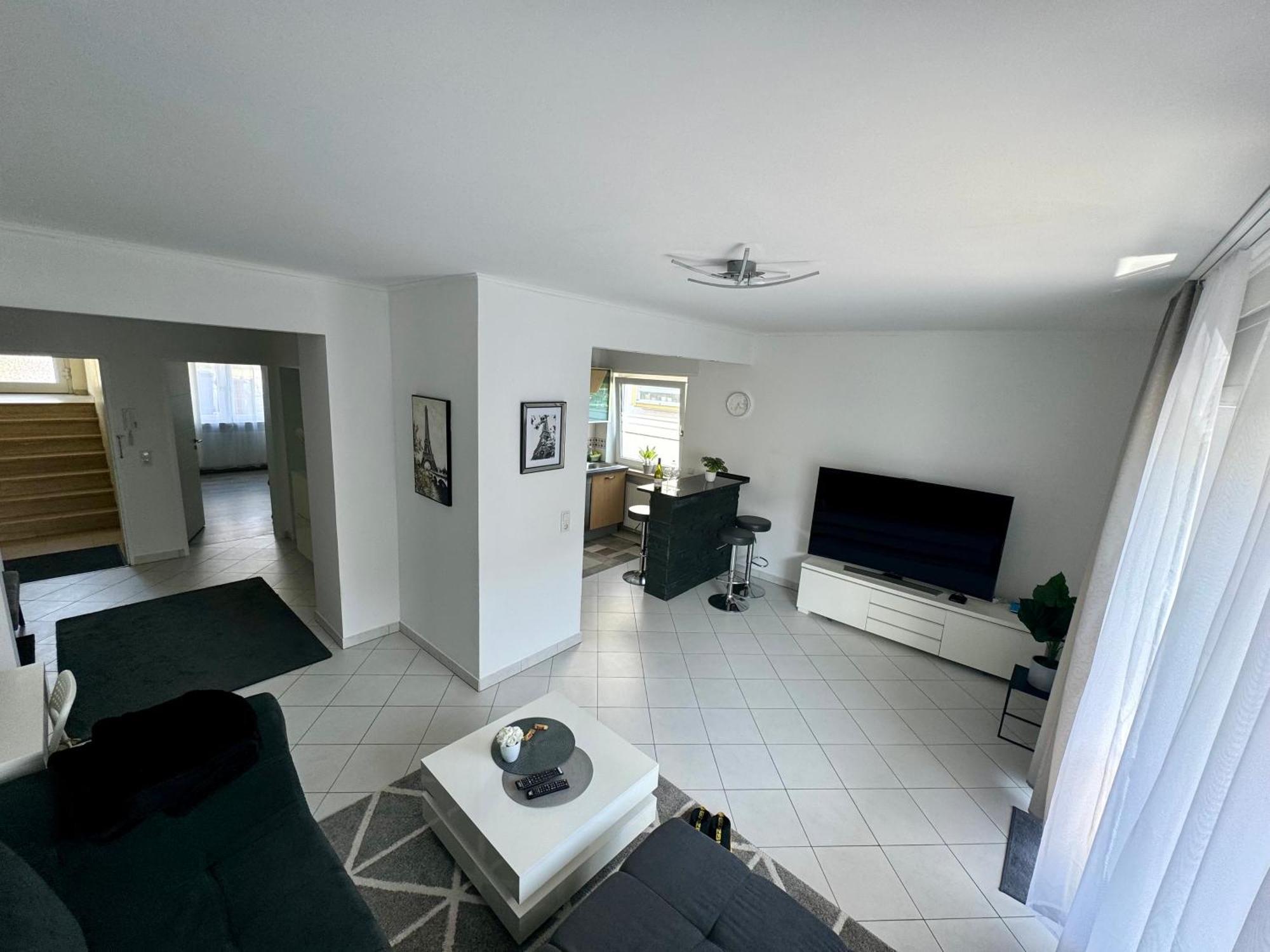 Traumhafte Kurstadt Apartment Moderne 2Zkb Balkon Pkw Stellplatz Бад Наухайм Екстериор снимка