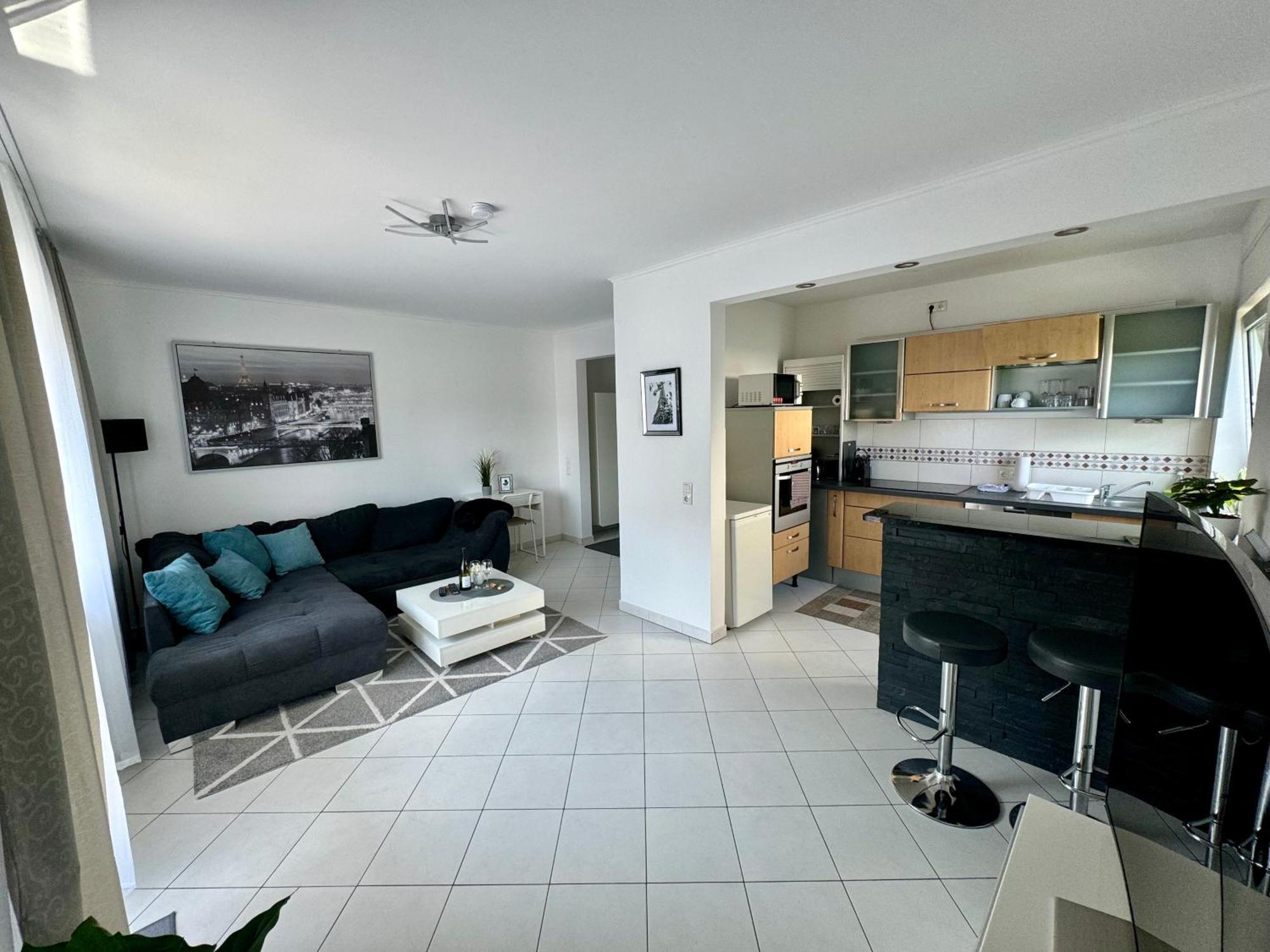 Traumhafte Kurstadt Apartment Moderne 2Zkb Balkon Pkw Stellplatz Бад Наухайм Екстериор снимка